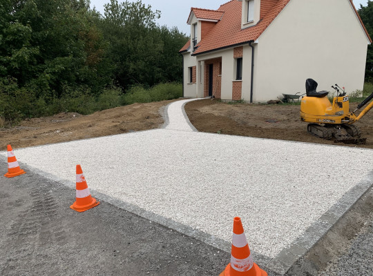 allée gravillon frise pave | 